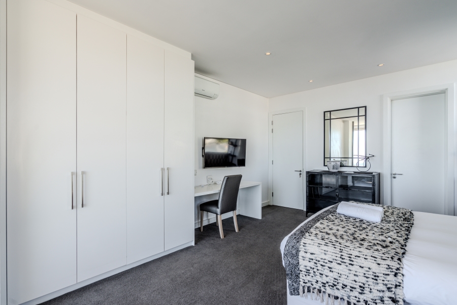 3 Bedroom Property for Sale in Sea Point Western Cape